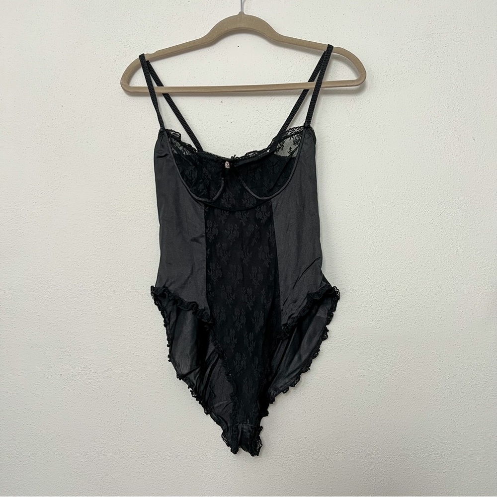VINTAGE/ black lace teddy